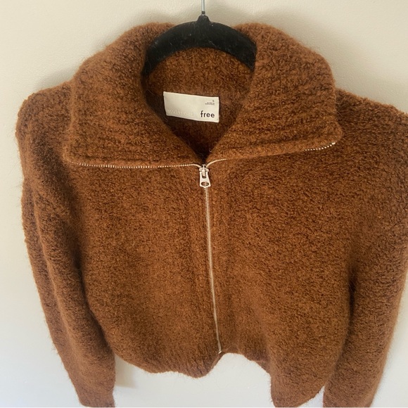Aritzia Wilfred Free Zip Up Sweater Brown Funnel Neck size Small - Picture 8 of 9